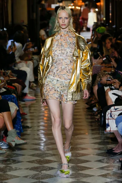 Look 33